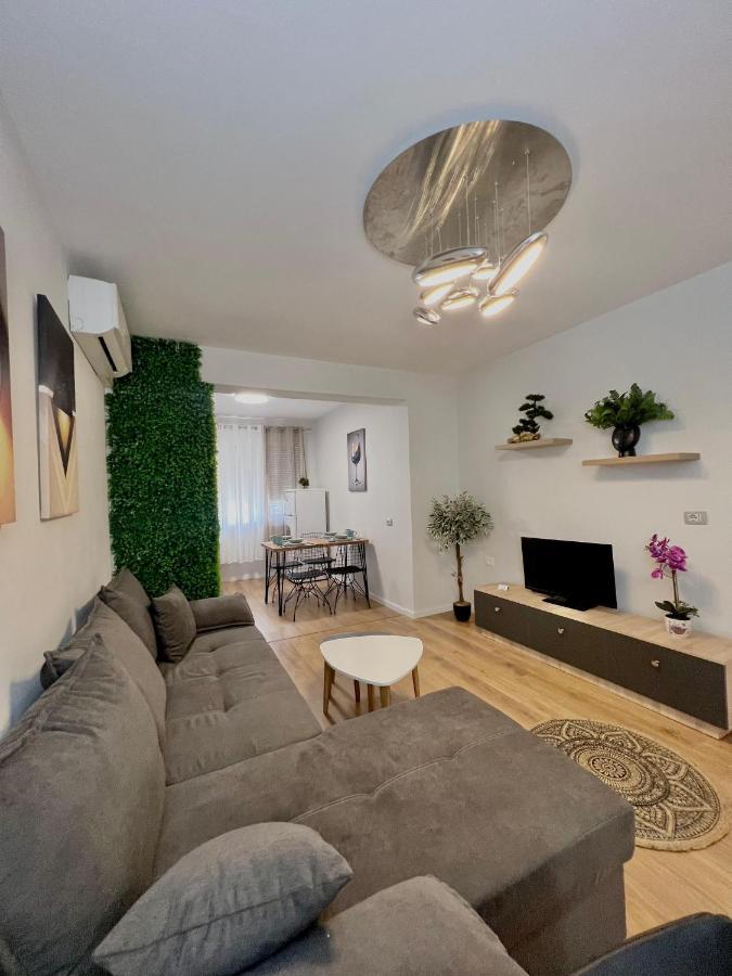 Pine Apartment Tirana Bagian luar foto
