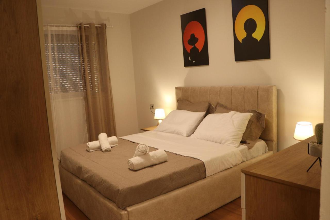 Pine Apartment Tirana Bagian luar foto