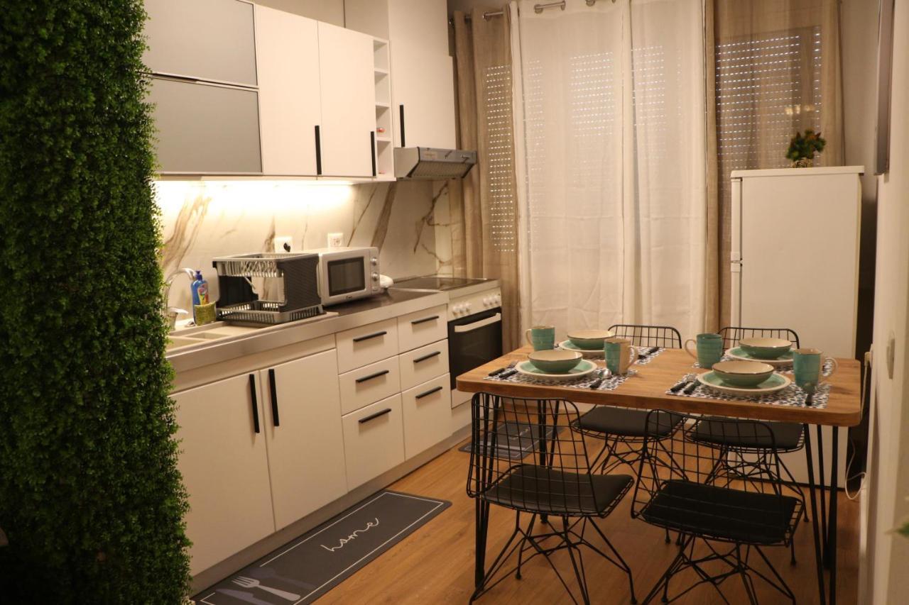 Pine Apartment Tirana Bagian luar foto